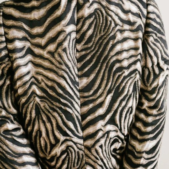 Boss Hugo Boss Textured Zebra Print Cropped  Blazer - Picture 7 of 12